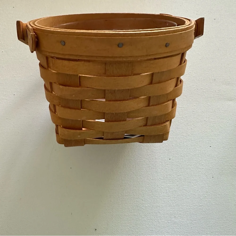 Longaberger vintage Tan Round Woven Basket with Insert